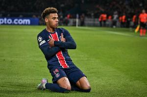 巴黎成为历史上首支在欧冠决赛中，开场20分钟后领先2球的球队