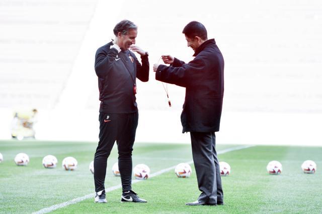 开云体育官网-海港董事长现场“授衔”哈维尔：从今天起成为一家人